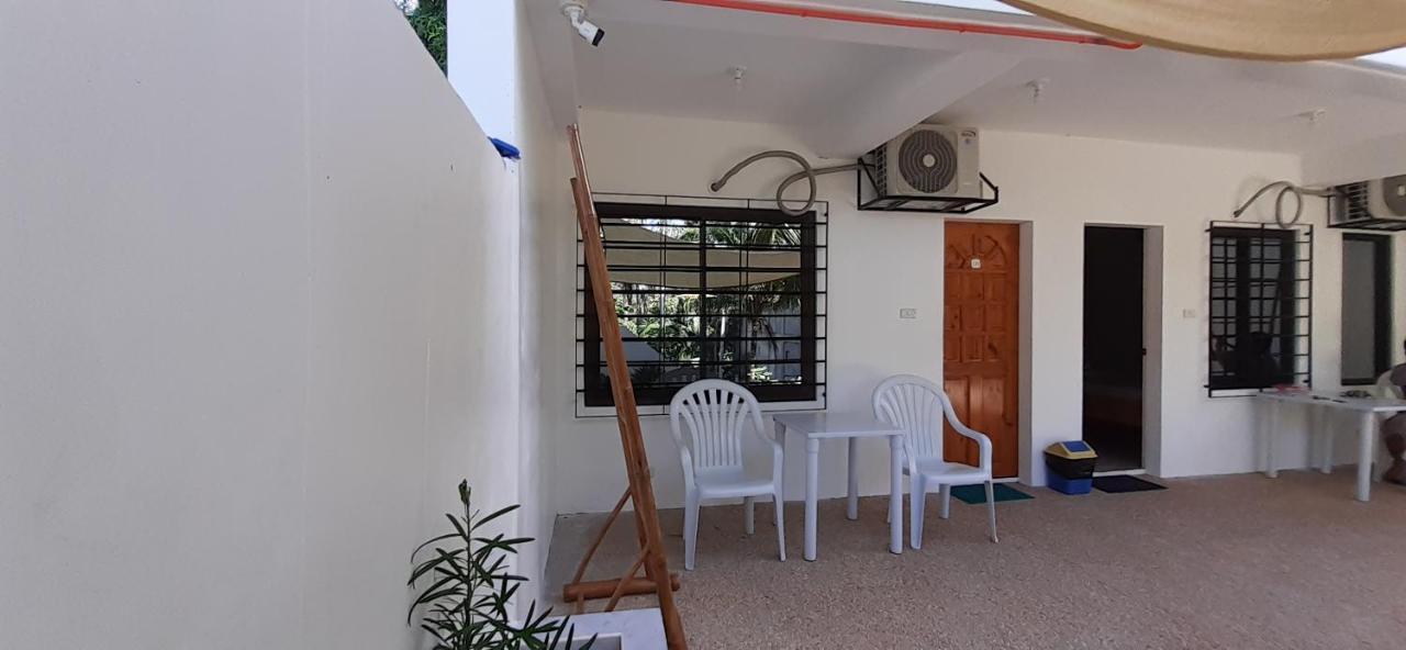 Jalyn'S Resort Sabang Пуерто Галера Екстериор снимка
