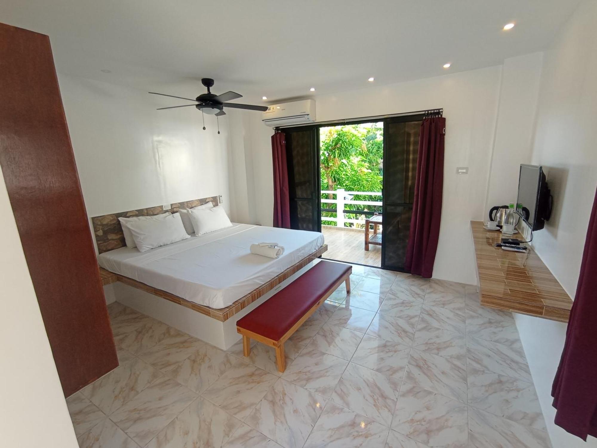Jalyn'S Resort Sabang Пуерто Галера Екстериор снимка