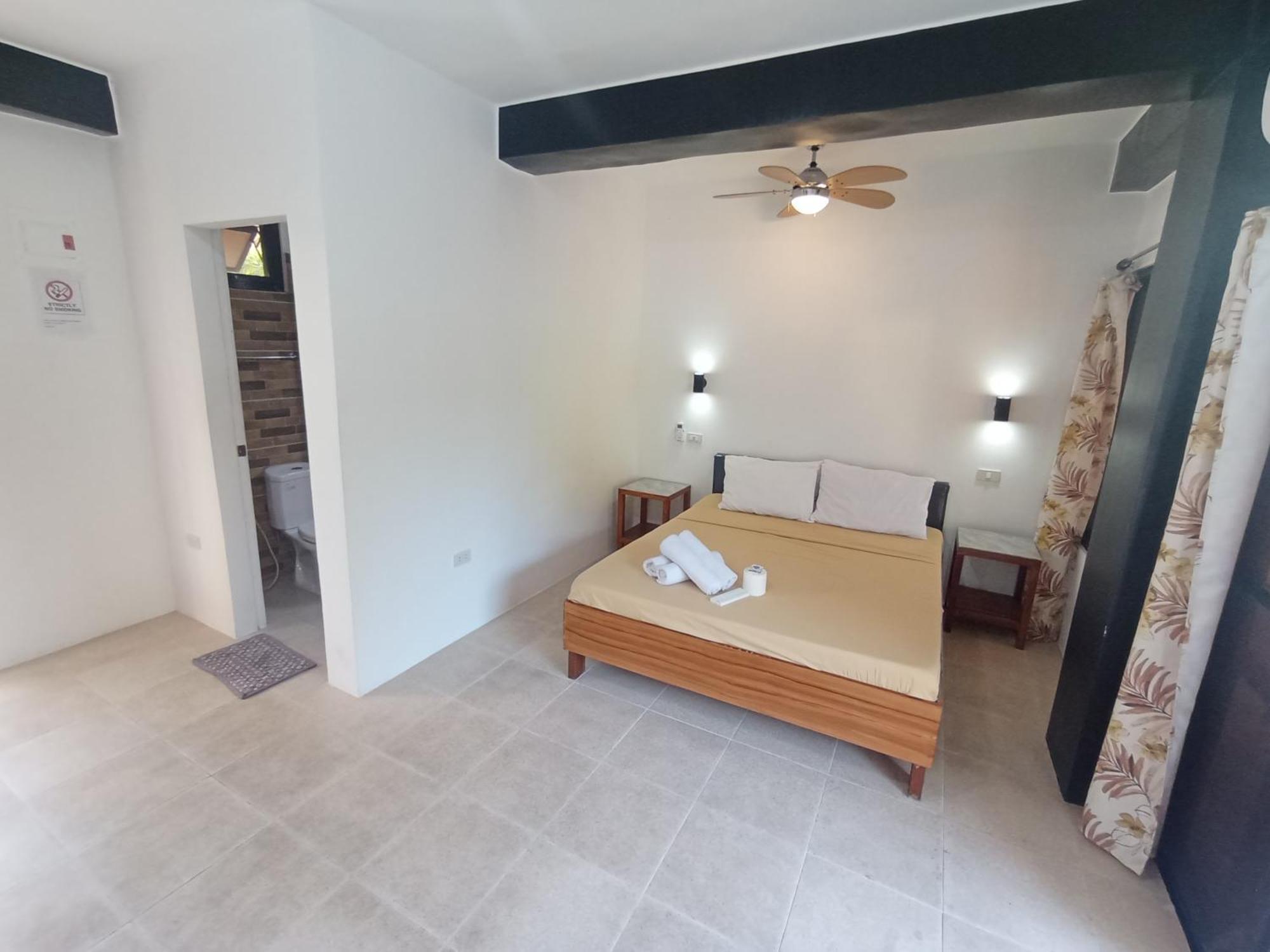 Jalyn'S Resort Sabang Пуерто Галера Екстериор снимка