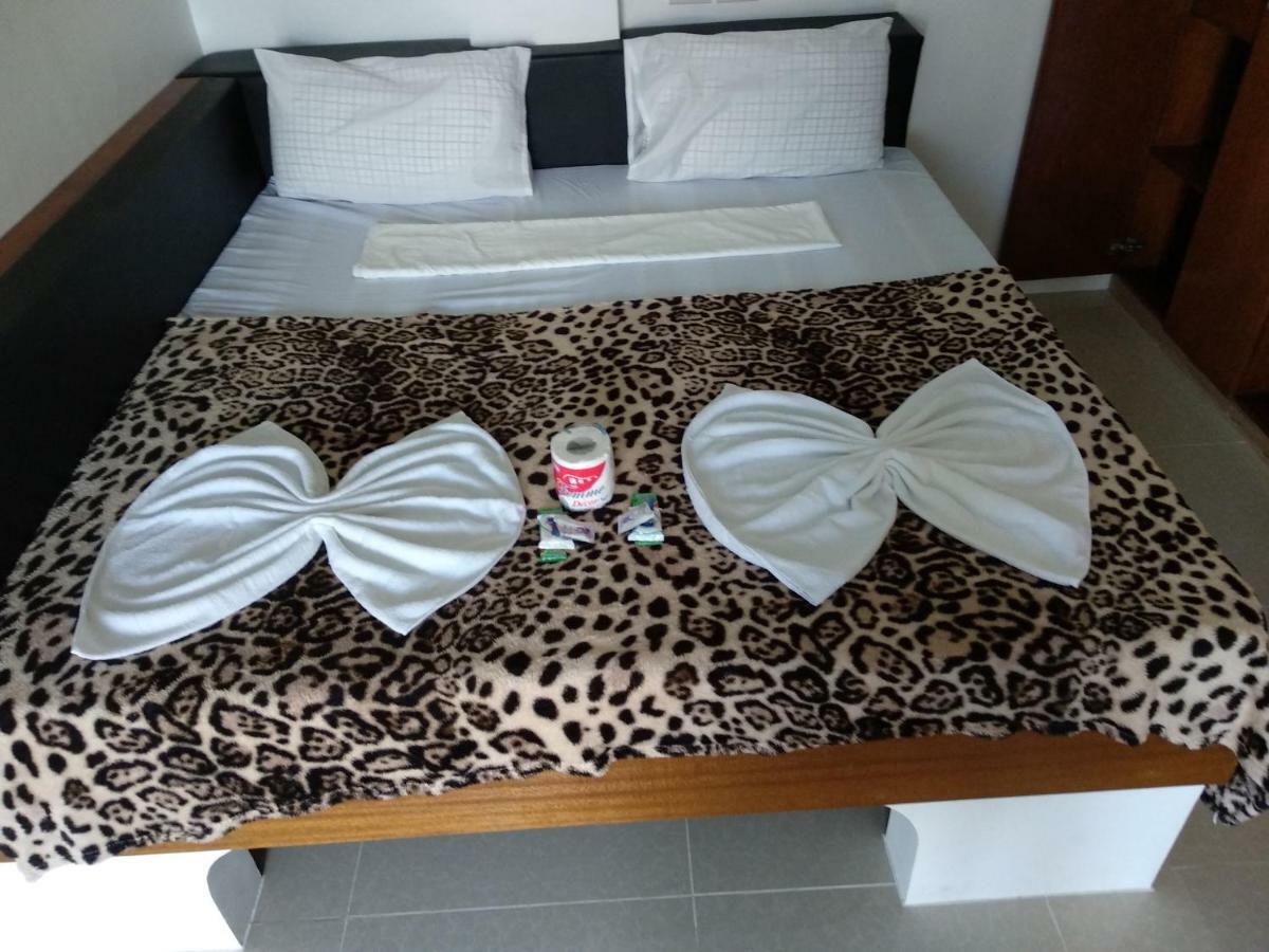Jalyn'S Resort Sabang Пуерто Галера Екстериор снимка