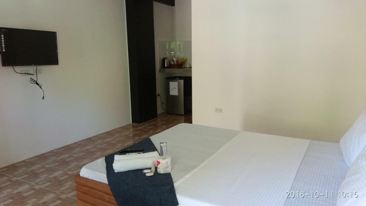 Jalyn'S Resort Sabang Пуерто Галера Екстериор снимка