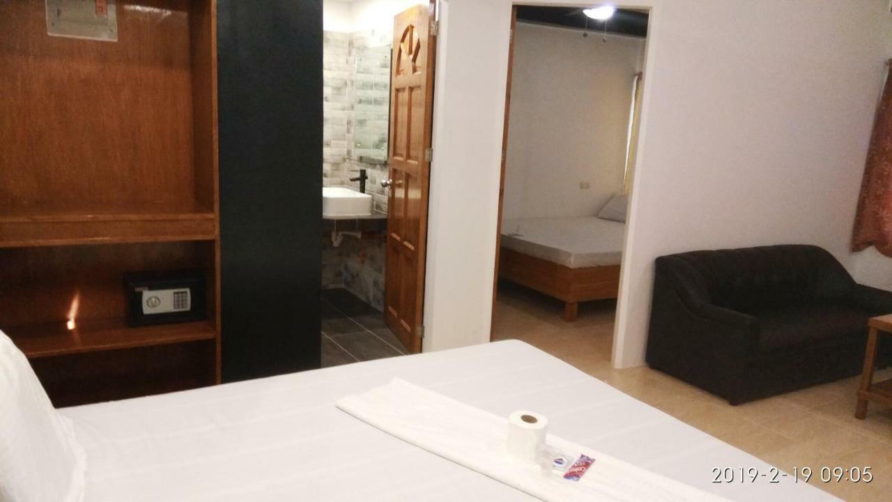 Jalyn'S Resort Sabang Пуерто Галера Екстериор снимка